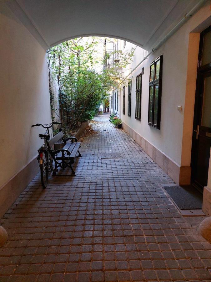 Happy Apartment In The Heart Of Budapest With 2 Rooms Экстерьер фото